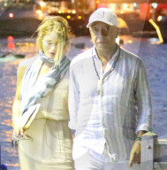 PEOPLE - Russell Simmons macht Ferien mit seiner jungen Freundin auf St. Barth