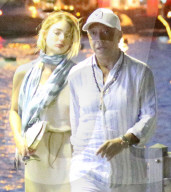 PEOPLE - Russell Simmons macht Ferien mit seiner jungen Freundin auf St. Barth