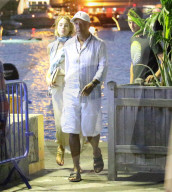 PEOPLE - Russell Simmons macht Ferien mit seiner jungen Freundin auf St. Barth