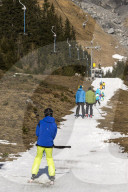 FEATURE - Kandersteg: Schlittschuhlaufen auf dem Oeschinensee