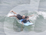 EXKLUSIV - Frederik und Christian von DŠnemark lernen Surfen in der Byron Bay