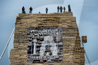 NEWS - Stapel aus Holzpaletten soll zum grössten Lagerfeuer der Welt werden