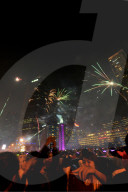 FEATURE - 2016: Party und Feuerwerk rund um den Globus