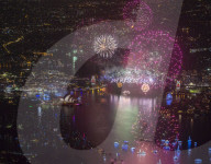 FEATURE - 2016: Party und Feuerwerk rund um den Globus
