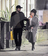 EXKLUSIV - Robert Pattinson und FKA Twigs gehen zum Dinner in London