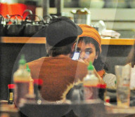 EXKLUSIV - Robert Pattinson und FKA Twigs gehen zum Dinner in London