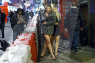 NEWS - Ausgelassenes Feiern an Silvester in London und Manchester