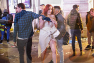 NEWS - Ausgelassenes Feiern an Silvester in London und Manchester