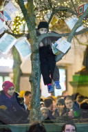 NEWS - Ausgelassenes Feiern an Silvester in London und Manchester