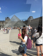 FEATURE - Selfies überall auf der Welt