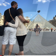 FEATURE - Selfies überall auf der Welt