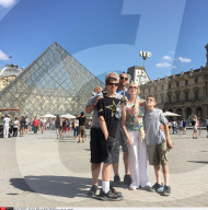FEATURE - Selfies überall auf der Welt
