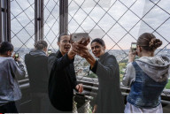 FEATURE - Selfies überall auf der Welt