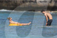 EXKLUSIV - Olivia Palermo und Johannes Huebl geniessen Ferien auf St. Barts