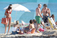 EXKLUSIV - Izabel Goulart zeigt ihr 'Sixpack'am Beach von Trancoso 