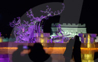 FEATURE - Eisskulpturen in China