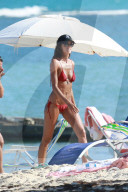 EXKLUSIV - Izabel Goulart zeigt ihr 'Sixpack'am Beach von Trancoso 