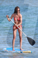 EXKLUSIV - Izabel Goulart zeigt ihr 'Sixpack'am Beach von Trancoso 