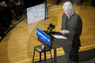 NEWS - Bill Clinton macht Wahlkampf fÃ¼r seine Frau in Nashua