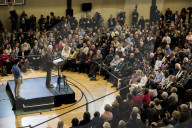 NEWS - Bill Clinton macht Wahlkampf fÃ¼r seine Frau in Nashua