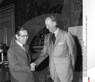 PARIS : Valery Giscard d'Estaing et Kim Jong Pil