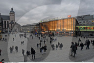 NEWS - Köln: Polizei vor dem Bahnhof