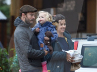 PEOPLE - Jamie Dornan und Frau Amelia mit den Kids in London unterwegs