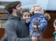 PEOPLE - Jamie Dornan und Frau Amelia mit den Kids in London unterwegs