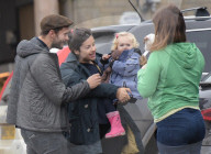 PEOPLE - Jamie Dornan und Frau Amelia mit den Kids in London unterwegs