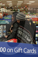 EXKLUSIV - Guns N'Roses Gitarrist Slash bummelt mit Freundin Meegan in Woodland