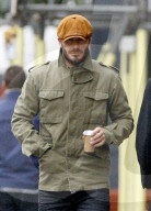 PEOPLE - Miese Laune? David Beckham mit dem Kaffee in Notting Hill unterwegs
