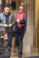 PEOPLE - Schwangere Chrissy Teigen mit John Legend in Hollywood unterwegs