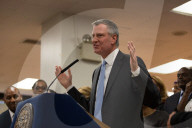 NEWS - New York: Mayor de Blasio verkündet den Mindestlohn von 15$
