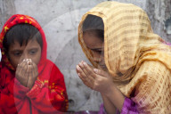 NEWS - Bangladesh: Muslime feiern Akheri Munajat