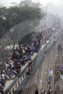NEWS - Bangladesh: Muslime feiern Akheri Munajat