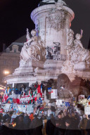 NEWS - Paris: Trauer an der Place de la République