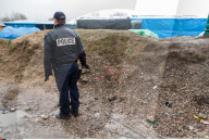 NEWS - Calais: Beheizte Container für die Flüchtlinge