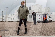 NEWS - Calais: Beheizte Container für die Flüchtlinge