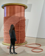 FEATURE - "Champagne Life" in der Saatchi Gallery London