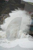 NEWS - Stürmisches Wetter an den Küsten