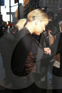 PEOPLE - Khloe Kardashian spielt Scharade in der "Jimmy Fallon Show"