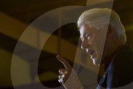 NEWS - Bill Clinton wirbt für seine Frau Hillary