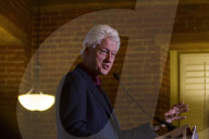 NEWS - Bill Clinton wirbt für seine Frau Hillary