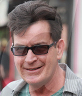 EXKLUSIV - Charlie Sheen wirkt gesund und fröhlich