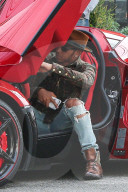 EXKLUSIV - Lewis Hamilton fährt den neuen $1.5 Millionen Ferrari