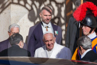 PEOPLE - Charlene und Albert auf Besuch beim Papst (weitere Bilder)