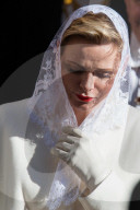 PEOPLE - Charlene und Albert auf Besuch beim Papst (weitere Bilder)