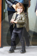 PEOPLE - Kourtney Kardashian mit ihren coolen Kids und Mutter Kris