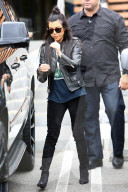 PEOPLE - Kourtney Kardashian mit ihren coolen Kids und Mutter Kris
