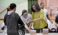 NEWS - Michelle Obama macht sich öffentlich nützlich